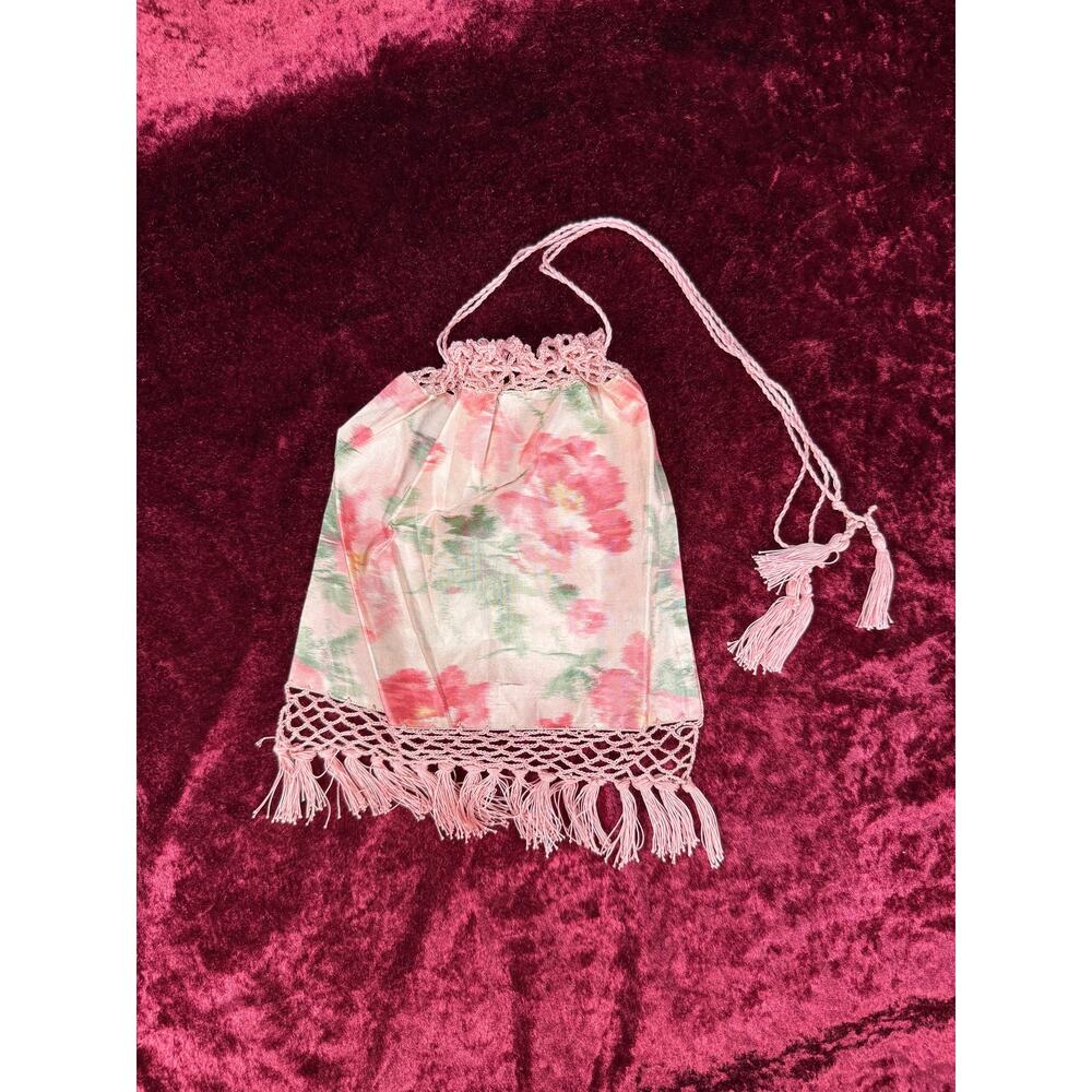 Vintage Cinch Top Floral Fabric Handbag Crochet Trim Tassel Pouch Pink and White